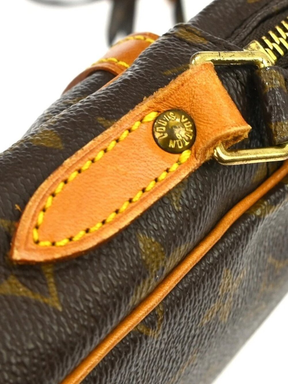LOUIS VUITTON DANUBE CROSSBODY SHOULDER BAG - Picture 3 of 15